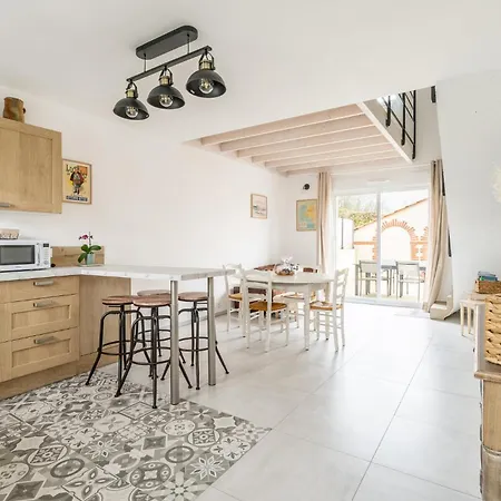 Tatil Evi Nice In With Kitchen